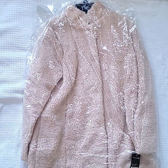 NWT, Women's Triple Star Coat with matching scarf - Picture 1 of 7